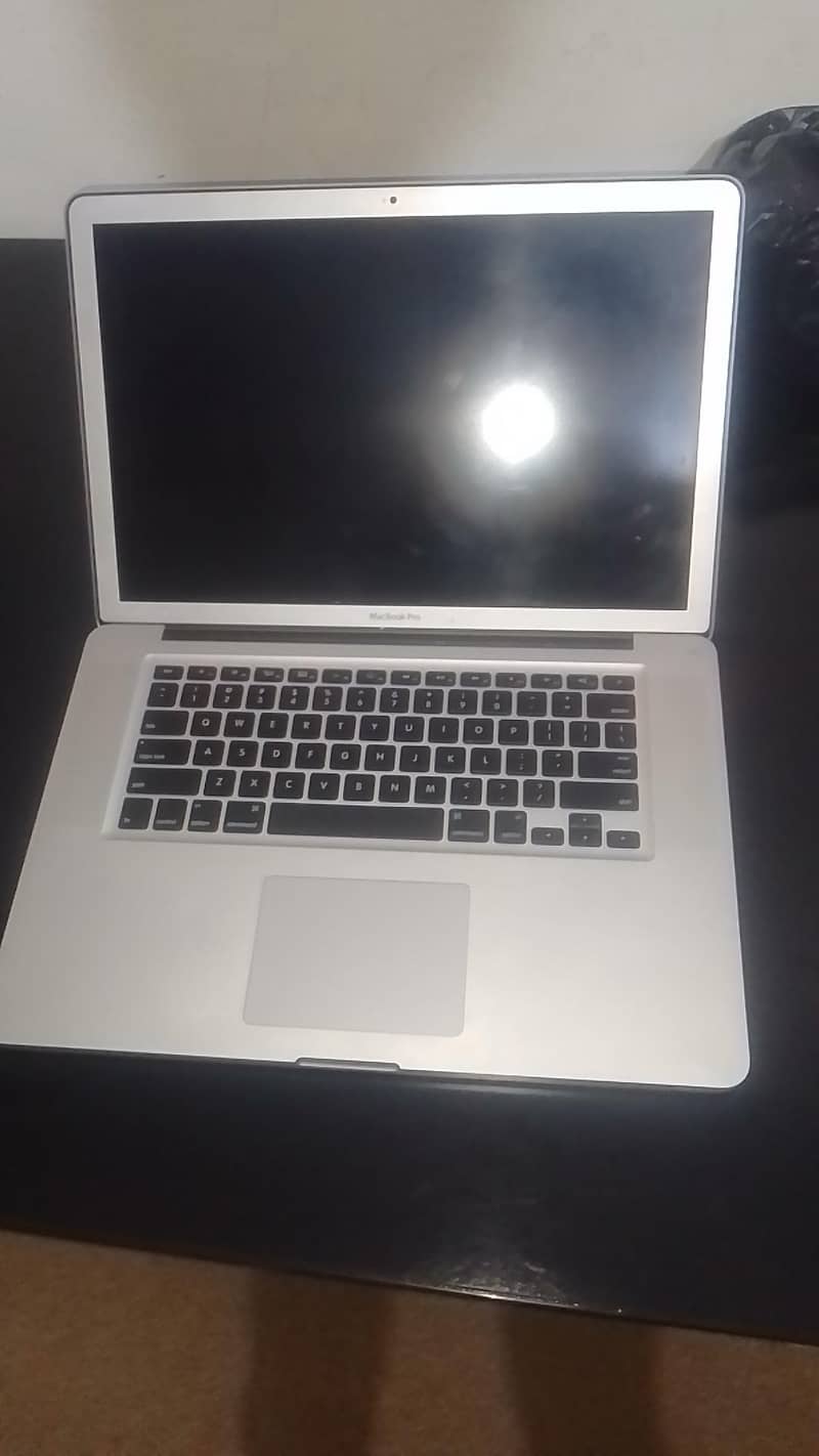 Mac book pro 2011 model 2