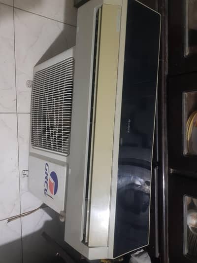 gree ac  non  inverter genen gas  no reapare