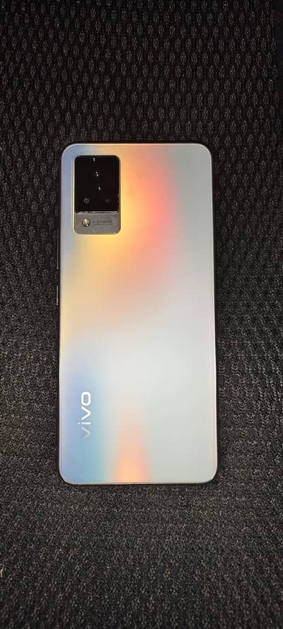 Vivo v21