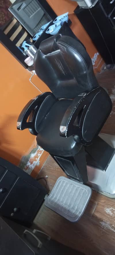 parlour chairs, facial bed, cuting chair,cabinets, mirrors,/full setup