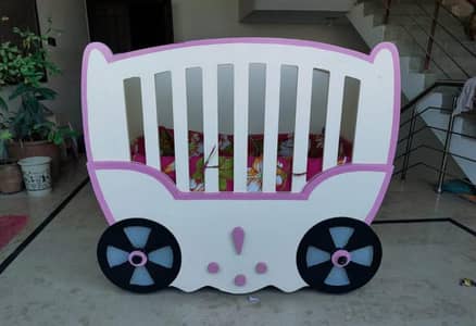 baby cot