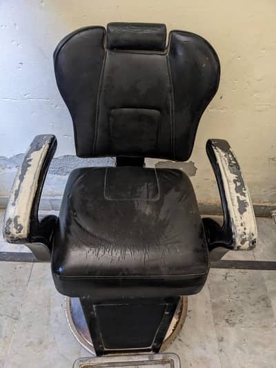 Heavy Duty Professional Barber Chair | King Size & Fully Adjustable