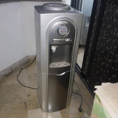 gaba national water dispenser with mini fridge