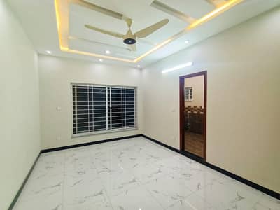 Bahria Town Phase 8 10 Marla Double Unit 5 Beds With Attached Baths Outstanding Location On Investor Rate