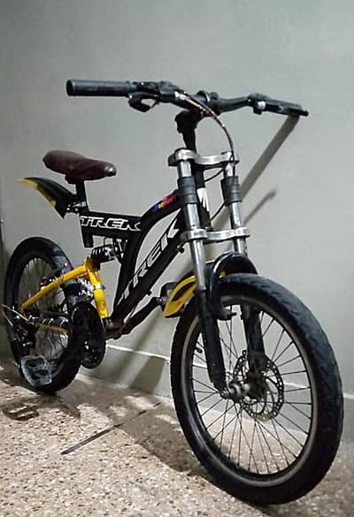 TREK MTB japanese bicycle with 7 gears and real suspension