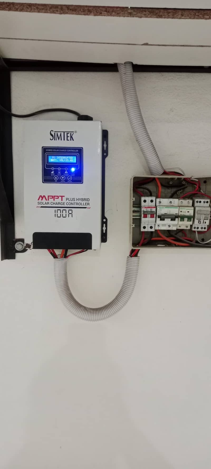 Simtek 100 amp charge controller 0
