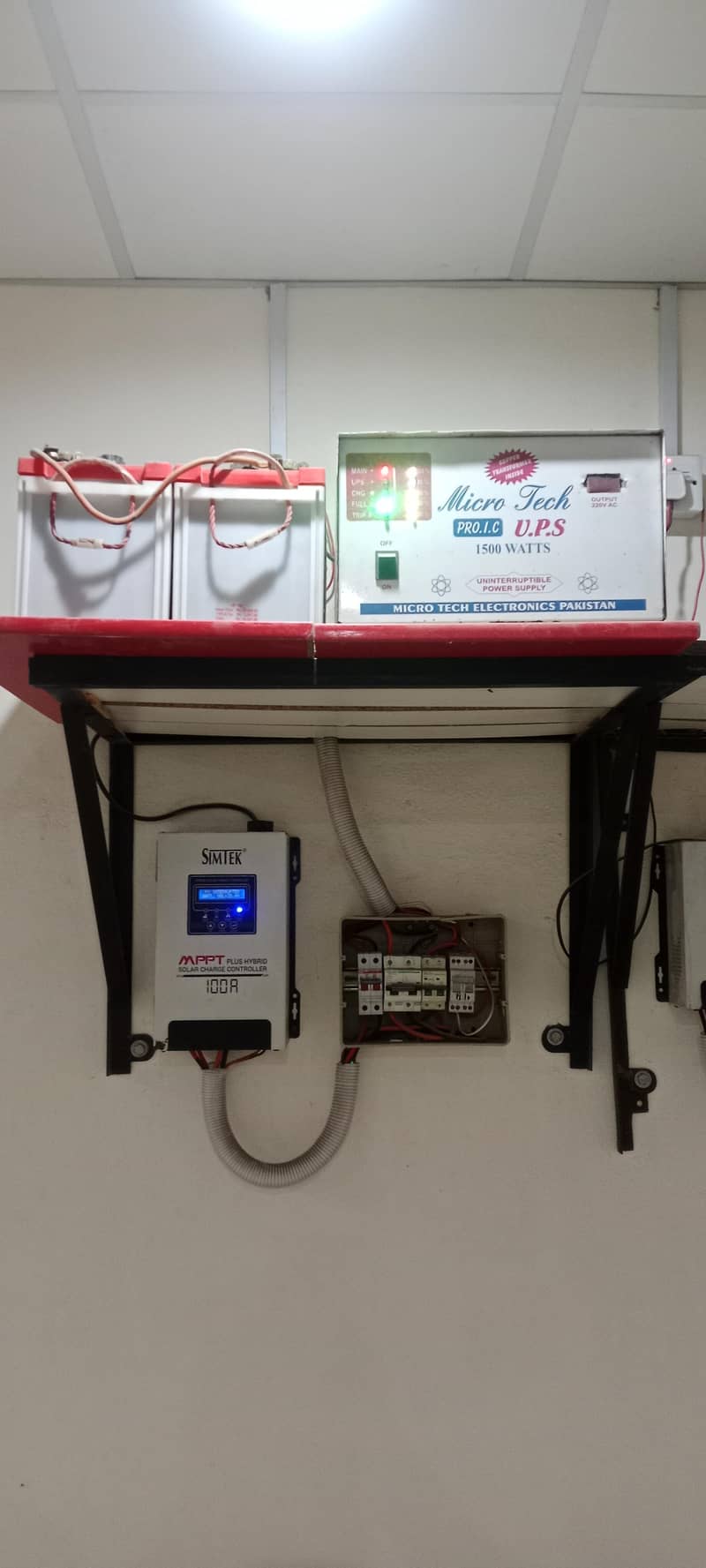 Simtek 100 amp charge controller 2