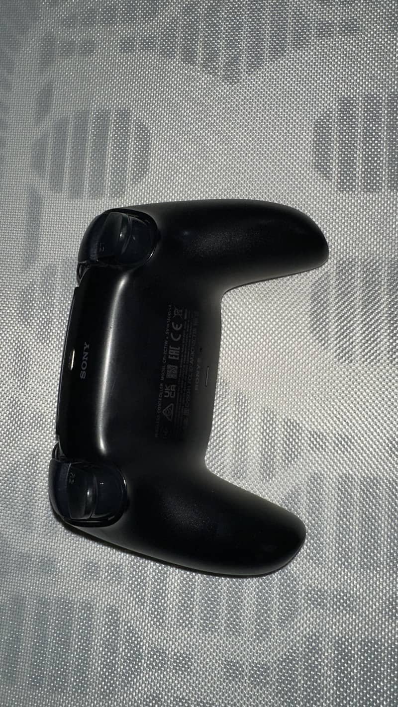 PS5 Controller 2
