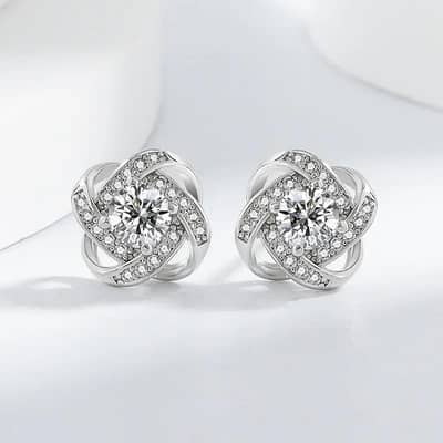 Korean four leaves zircon earrings.