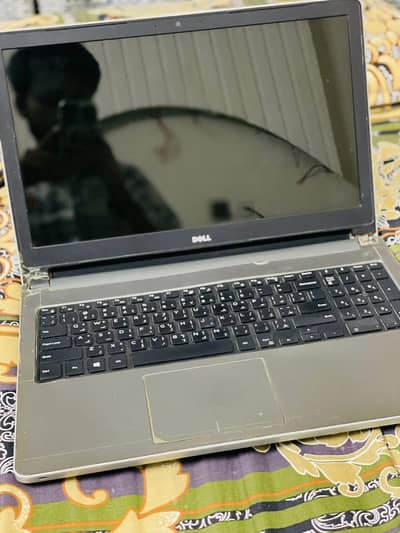 Laptop  Ram 8 Gb hai Hard 500 Gb hai Betry nai hai