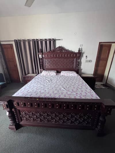 Luxury Solid Wood Bedroom Set