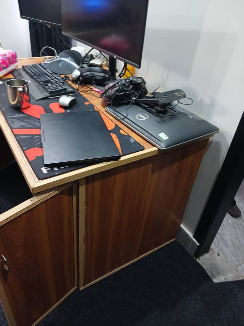 Office / study table 3