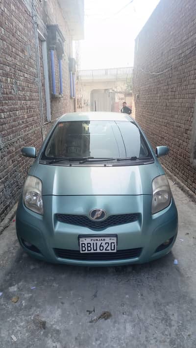 Vitz car japneses model