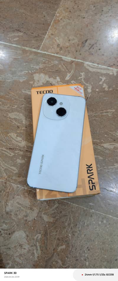 Urgent sale. . . . price kam ho jaye ge serious customer rabta kren