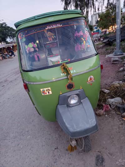 رکشہ 2013 ماڈل فروخت کے لیے – اچھی کنڈیشن