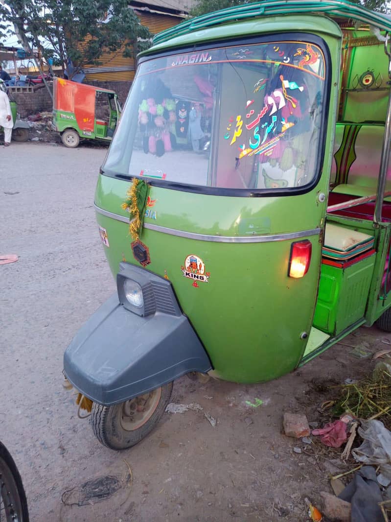 رکشہ 2013 ماڈل فروخت کے لیے – اچھی کنڈیشن 6