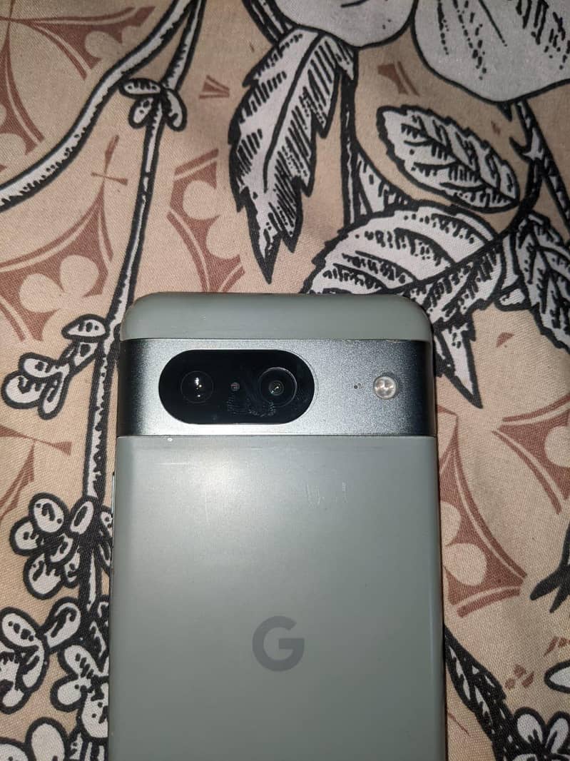Google Pixel 8 5