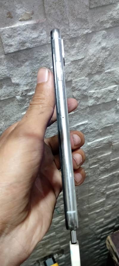 I phone x s Max 256 gb factory unlock exchange possible