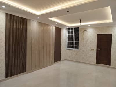 BRAND NEW 1 KANAL BEAUTIFULL HOUSE AVAILABLE FOR SALE