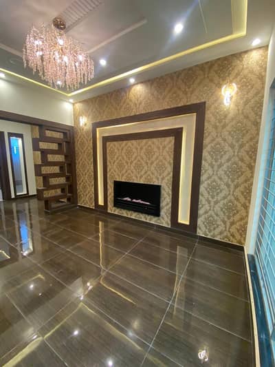 10 Marla brand new house 6 bed attach bath Johar town