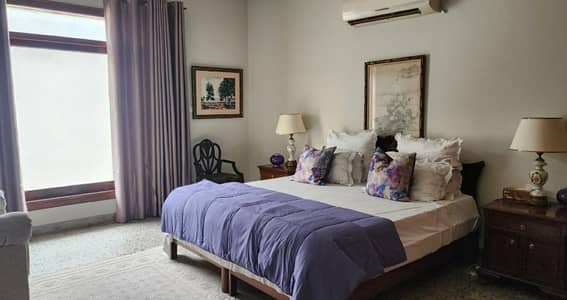 F-10 Fully Furnished Sharing Room Only Single Female Beautiful Location