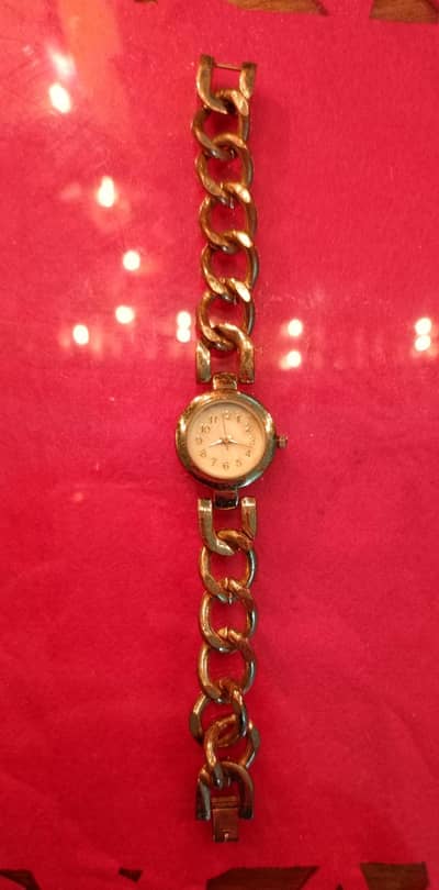 Stylish Golden Women Watch