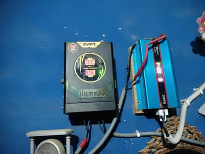 car inverter 3000w and 80 amp mppt hay just like new Hy