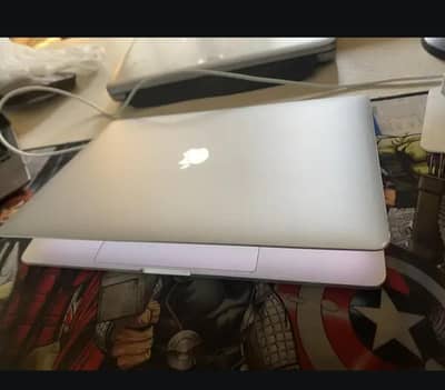 Macbook pro 2017 15.4" i7 512 GB