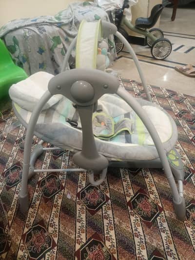 Baby swing, Electric jhola