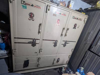 Almari / heavy wardrobes