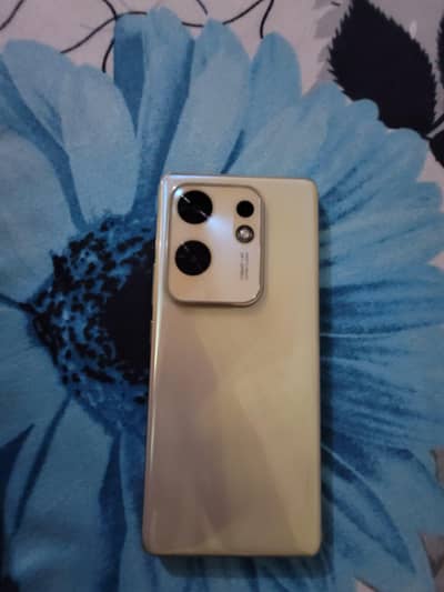 Infinix Zero 30 Golden Color