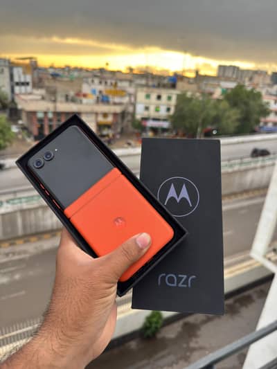 Moto Razr 50 8gb 256gb official approved