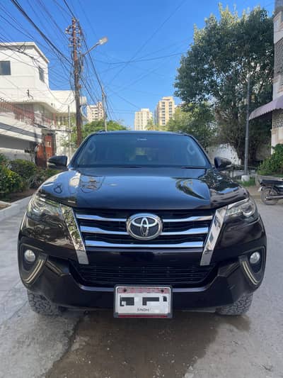 Fortuner 2018  2.7 V  Petrol