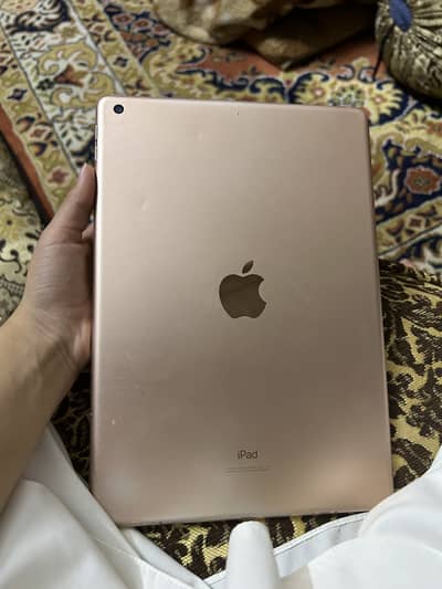 IPAD 7TH GENERATION 32GB WITH PROTECTER