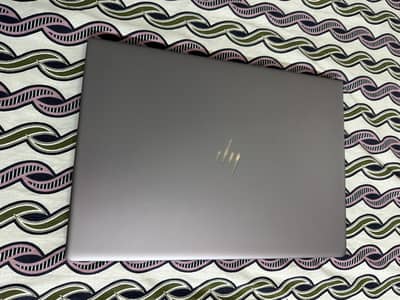 Hp Zbook i5 8th generation 8 gb raam 256 gb ssd