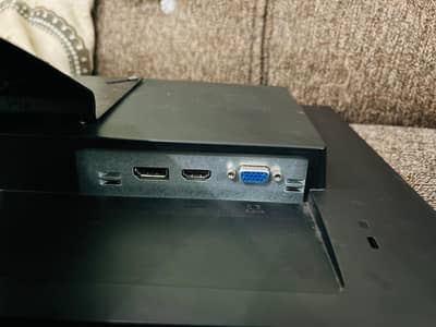 IIYAMA boderless monitor