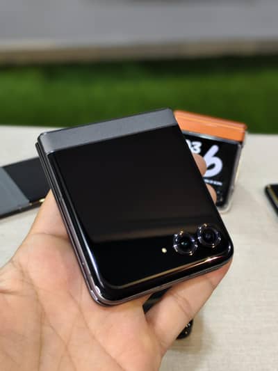 Motorola Razr 50 Official PTA Water Pack 03152196756