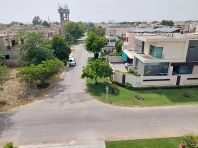SYED BROTHERS OFFERS: Corner 21.5 Marla Fully Maintained Lightly Used Super Hot Located Bungalow Is Available In The Best Block Of DHA Phase 5 Lahore.