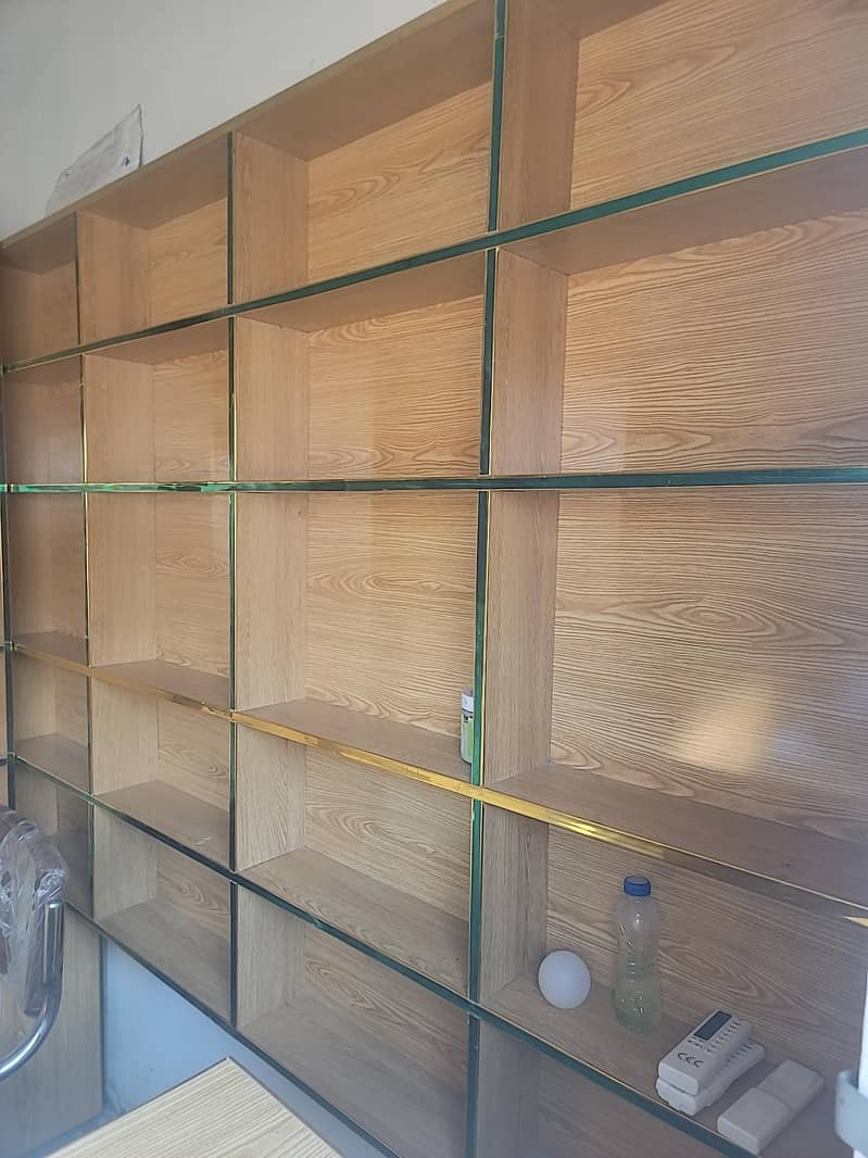 دکان کی الماری / شوکیس برائے فروخت – بہترین حالت میں” 0