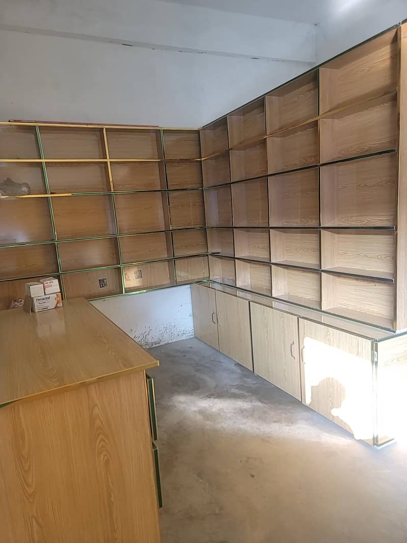 دکان کی الماری / شوکیس برائے فروخت – بہترین حالت میں” 2