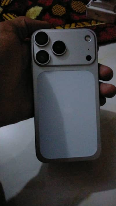 Iphone xr converted 17 pro silver color 64gb