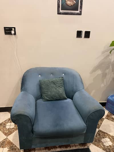 7 seater sofa 4 month use