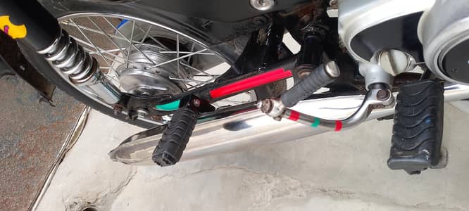 unique 17 model colour black condition 10 by 10