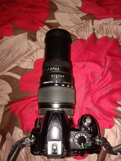 DSLR camera d3100 Nikon made in japan lens 70-300mm1:4-5.6 battery 2