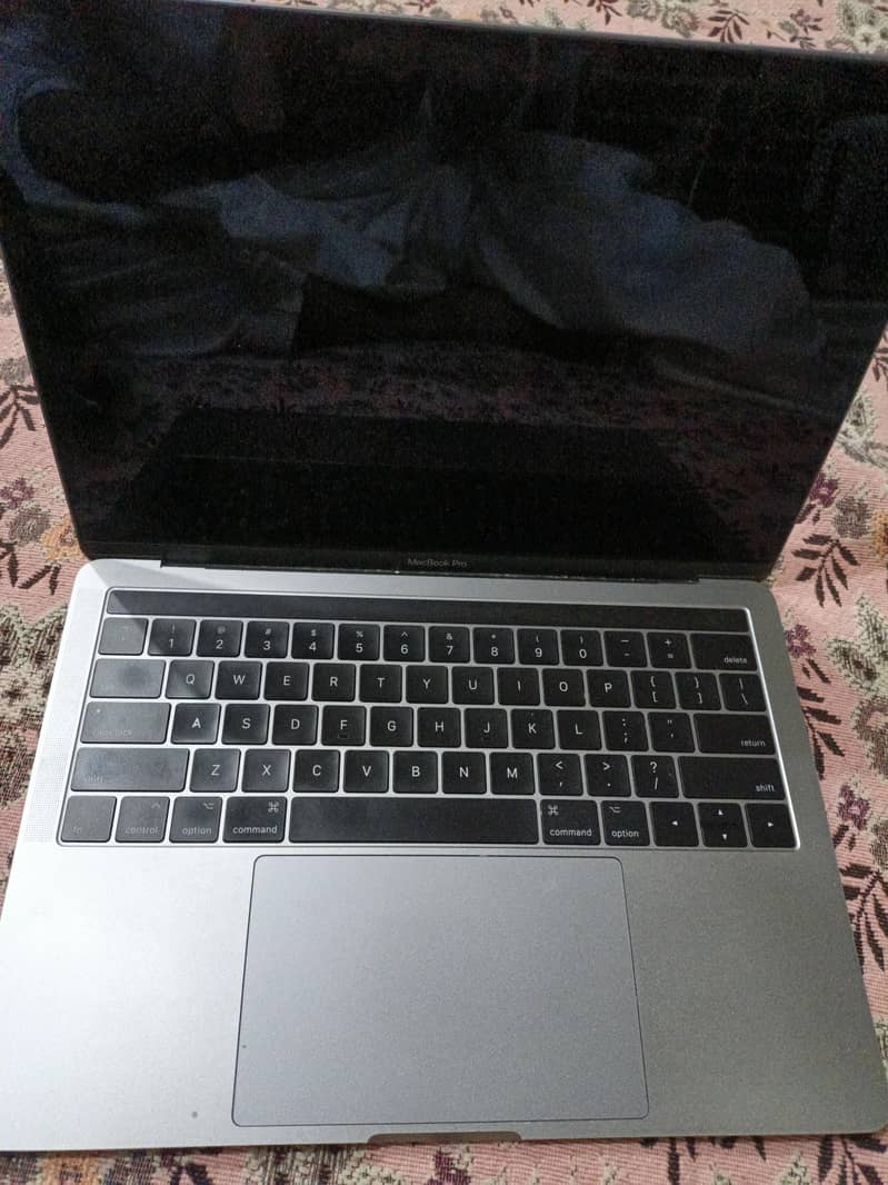 MacBook pro 2017 3