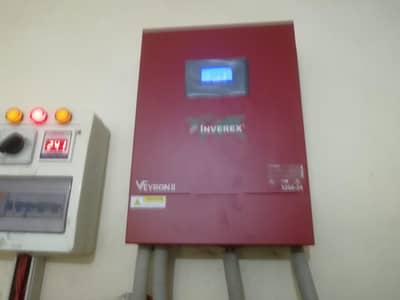 Inverex Veyron II 3.2 kw PV 4000 Hybrid Solar Inverter