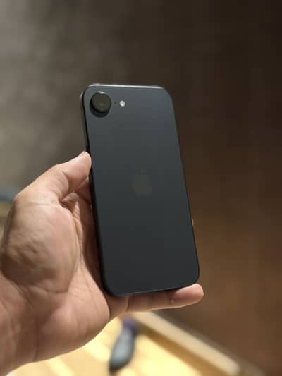 iPhone 16e 128GB Factory Unlock