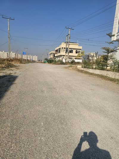 8 Marla Plot On 70 Feet Road At Very Attractive Location For Sale