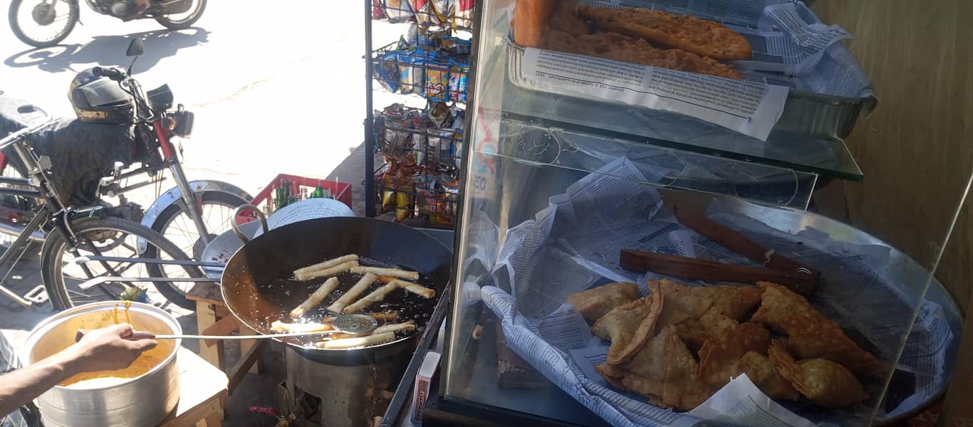 سارا سامان مناسب قیمت پر برآے فروخت ہے ۔ 1