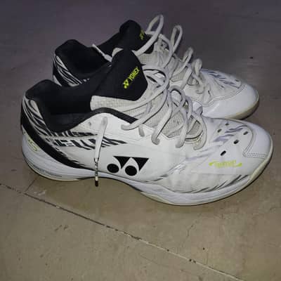 Original yonex Badminton shoes eu 44